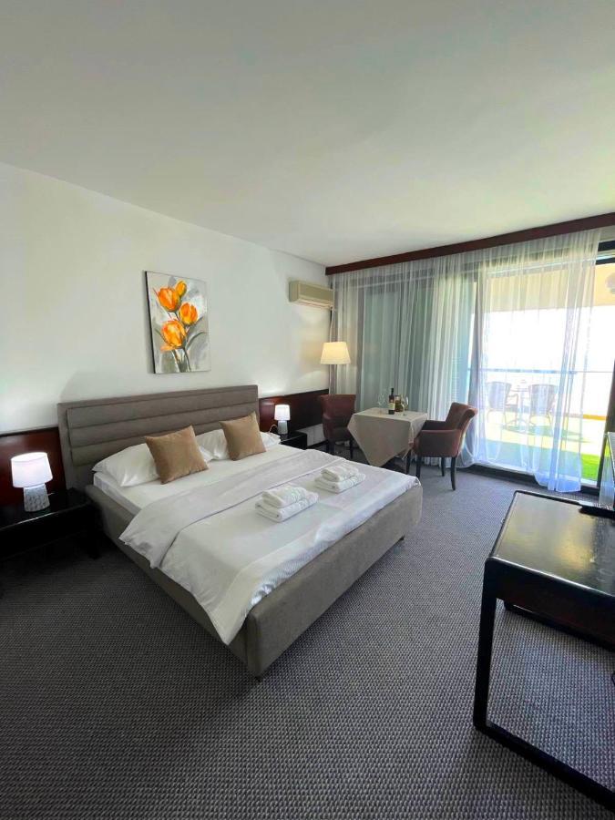 Corpus A - Hotel Albatros Ulcinj Exterior photo