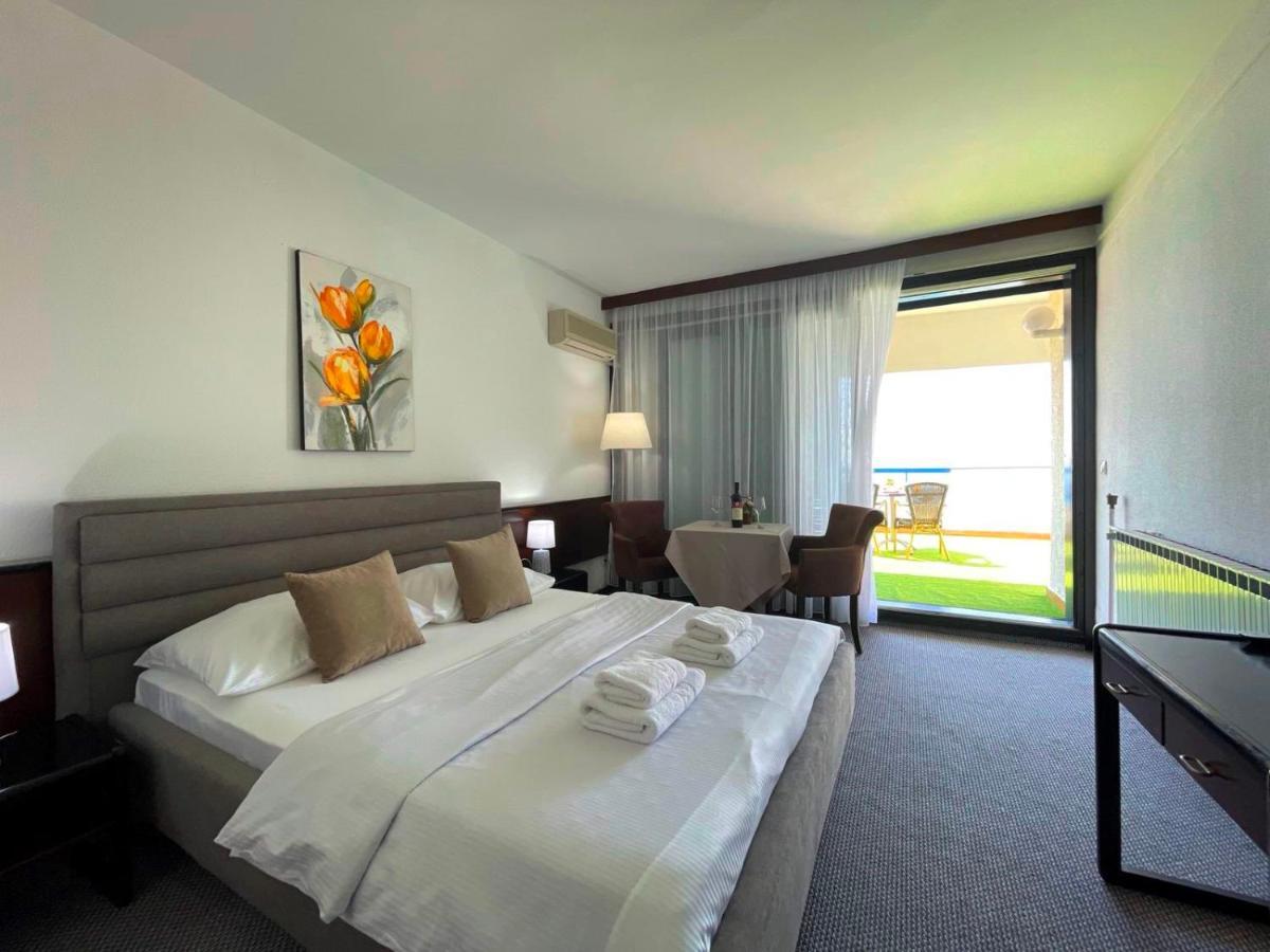 Corpus A - Hotel Albatros Ulcinj Exterior photo